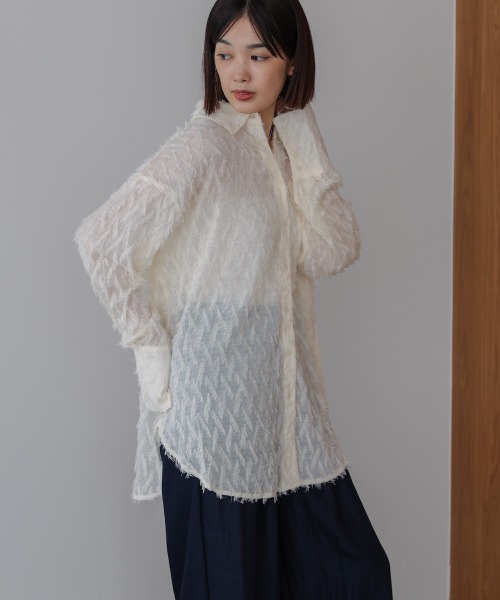 Bou Jeloud（ブージュルード）の「フェザーライクシアーシャツ（シャツ/ブラウス・レディース・オフホワイト/ブラック/ベージュ・FREE）」の6枚目の写真