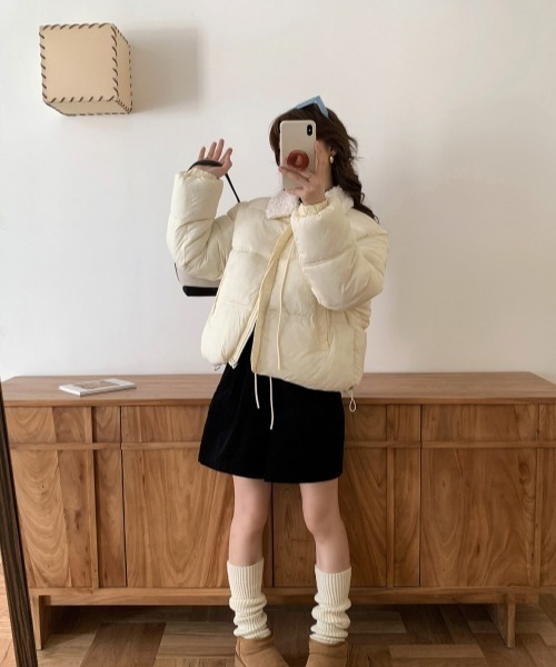 gossip!ロサンゼルス(ゴシップロサンゼルス)の「【Y2Kガーリー】レトロフェイクムートン襟付き中綿ジャケット(ダウンジャケット/コート・レディース・オフホワイト/ブラック・M)」の5枚目の写真