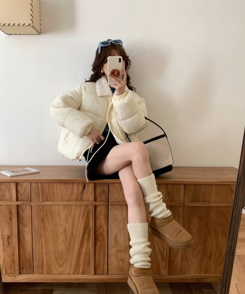 gossip!ロサンゼルス(ゴシップロサンゼルス)の「【Y2Kガーリー】レトロフェイクムートン襟付き中綿ジャケット(ダウンジャケット/コート・レディース・オフホワイト/ブラック・M)」の6枚目の写真