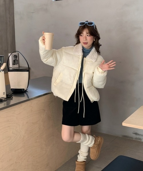 gossip!ロサンゼルス(ゴシップロサンゼルス)の「【Y2Kガーリー】レトロフェイクムートン襟付き中綿ジャケット(ダウンジャケット/コート・レディース・オフホワイト/ブラック・M)」の7枚目の写真