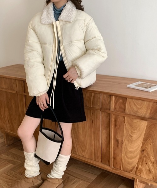 gossip!ロサンゼルス(ゴシップロサンゼルス)の「【Y2Kガーリー】レトロフェイクムートン襟付き中綿ジャケット(ダウンジャケット/コート・レディース・オフホワイト/ブラック・M)」の10枚目の写真