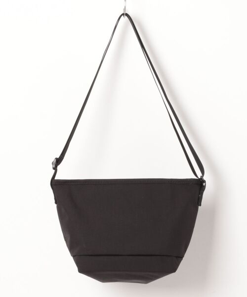 Manhattan Portage（マンハッタンポーテージ）の「NYLON MESSENGER BAG (XXS) FZP 500D CORDURA 25 / POOH（メッセンジャーバッグ・レディース・ブラック・X-SMALL）」の13枚目の写真