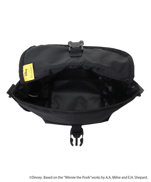 Manhattan Portage（マンハッタンポーテージ）の「NYLON MESSENGER BAG (XXS) FZP 500D CORDURA 25 / POOH（メッセンジャーバッグ・レディース・ブラック・X-SMALL）」の6枚目の写真