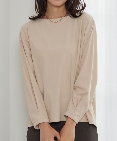 BELLUNA PLUS(ベルーナ)の「ふんわりコーデュロイ素材プルオーバー(Tシャツ/カットソー・レディース・チャコール/アイボリー/ブラウン・MEDIUM/X-LARGE/LARGE)」の1枚目の写真