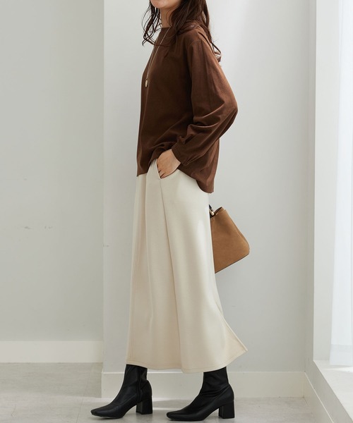 BELLUNA PLUS(ベルーナ)の「ふんわりコーデュロイ素材プルオーバー(Tシャツ/カットソー・レディース・チャコール/アイボリー/ブラウン・MEDIUM/X-LARGE/LARGE)」の7枚目の写真