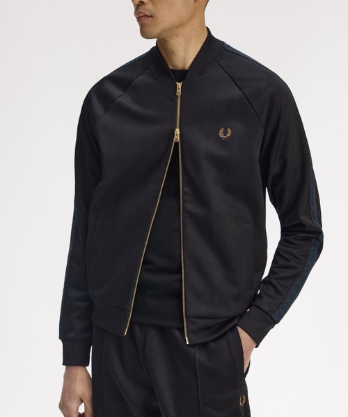FRED PERRY(フレッドペリー)の「Black Watch Tartan Taped Track Jacket/ブラックウォッチタータンテープトラックジャケット(ジャージ・メンズ・ブラック・M/L)」の2枚目の写真