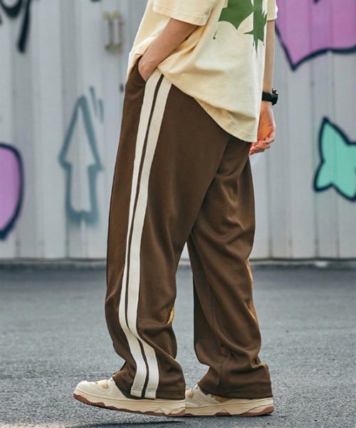 CALIFORNIA OUTFITTERS(カリフォルニア アウトフィッターズ)の「10D50-MZ サイドライントラックパンツ ワイド スウェットパンツ(その他パンツ・メンズ・ブラウン/ブラック・XL/L/M)」の10枚目の写真