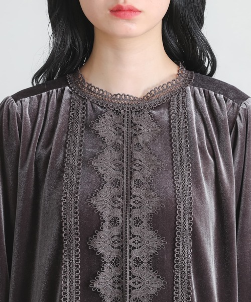 somari imagination（ソマリ イマジネーション）の「『レースベロアブラウス』（シャツ/ブラウス・レディース・チャコール/ブルー・2/1）」の19枚目の写真