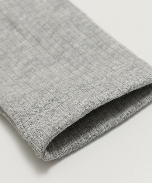 chil2(チルツー)の「裏シャギー 裏起毛 テレコ ハイネックTシャツ(Tシャツ/カットソー・キッズ・グレー/クリーム/ブラック/ブラウン・80cm/90cm/100cm/110cm/120cm/130cm/140cm/150cm)」の8枚目の写真