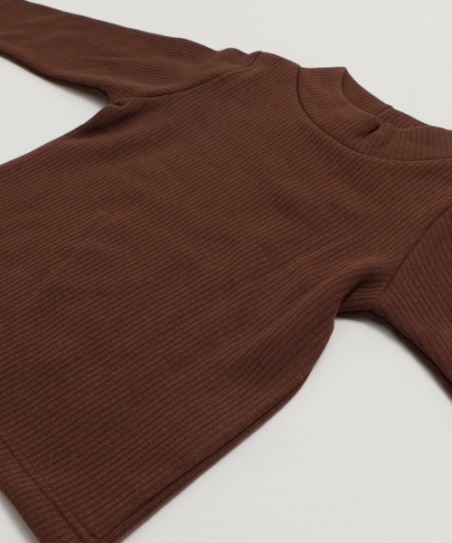 chil2(チルツー)の「裏シャギー 裏起毛 テレコ ハイネックTシャツ(Tシャツ/カットソー・キッズ・グレー/クリーム/ブラック/ブラウン・80cm/90cm/100cm/110cm/120cm/130cm/140cm/150cm)」の15枚目の写真