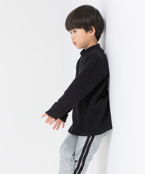 chil2(チルツー)の「裏シャギー 裏起毛 テレコ ハイネックTシャツ(Tシャツ/カットソー・キッズ・グレー/クリーム/ブラック/ブラウン・80cm/90cm/100cm/110cm/120cm/130cm/140cm/150cm)」の18枚目の写真