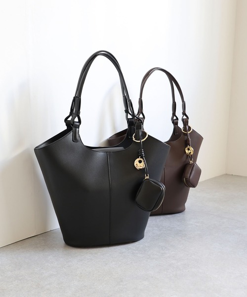 MIAN （ミアン）の「チャーム付き バケットトートバッグ【詳細動画あり