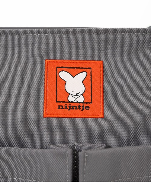 Miffy( ミッフィー)の「【miffy/ミッフィー】 70thアイテム ナインチェ チャーム付きビッグサイズ2wayトートバッグ(トートバッグ・レディース・グレー・FREE)」の11枚目の写真