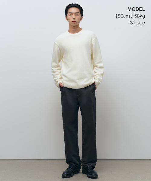 MUSINSA STANDARD（ムシンサスタンダード）の「ブラシドレギュラーフィットチノパンツ[ダークグレー]（その他パンツ・メンズ・その他・40/38/42/36/34/32/30/31/33/26/27/28/29）」の2枚目の写真