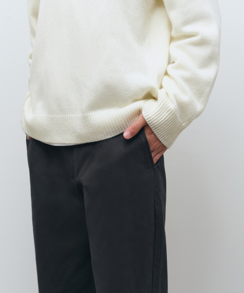 MUSINSA STANDARD（ムシンサスタンダード）の「ブラシドレギュラーフィットチノパンツ[ダークグレー]（その他パンツ・メンズ・その他・40/38/42/36/34/32/30/31/33/26/27/28/29）」の5枚目の写真