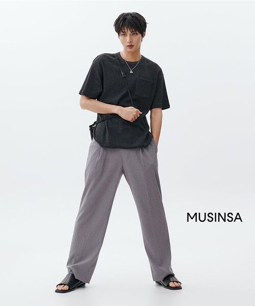 MUSINSA STANDARD（ムシンサスタンダード）の「クリンクルワンタックワイドバンディングパンツ[グレー]（スラックス・メンズ・その他・42/26/40/38/28/32/36/30/34）」の6枚目の写真
