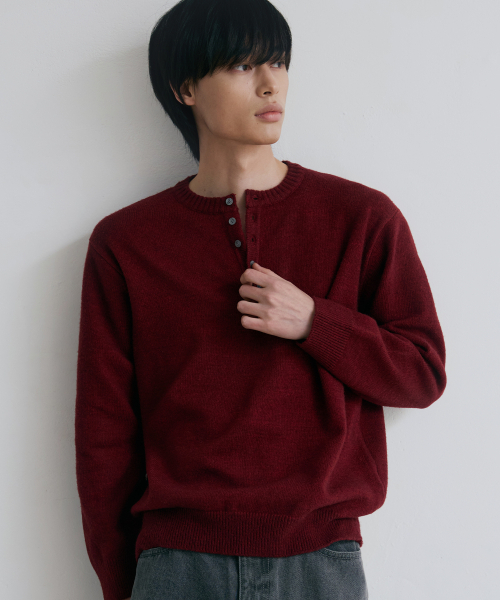 NODU（ノードユー）の「デイリープレインヘンリーネックニット[バーガンディ]（ニット/セーター・メンズ・その他・MEDIUM/LARGE）」の2枚目の写真