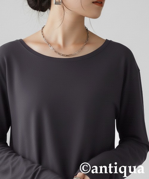 antiqua(アンティカ)の「ヒートロングTシャツ(Tシャツ/カットソー・レディース・ホワイト/ホワイト系その他/ブルー系その他/ダークグレー/ブラック系その他/ブラック/グレー系その他/ブルー系その他2・P/R)」の5枚目の写真