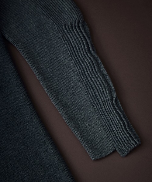 UN3D.(アンスリード)の「【UN3D./アンスリード】PIN TUCK HALF ZIP TOP/ピンタックハーフジップトップ(ニット/セーター・レディース・ブラック/ブルー/グレー・36)」の4枚目の写真