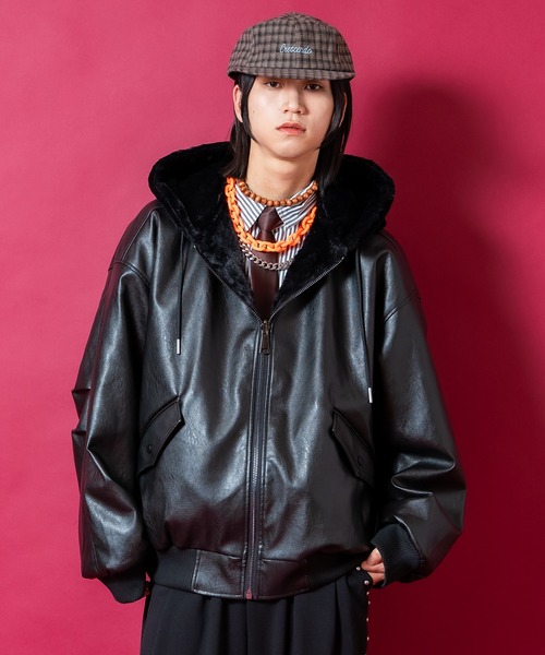 a.p.o.v.(エーピーオービー)の「a.p.o.v. リバーシブル総ショートファー×合成皮革オーバーサイズフードブルゾンジャケット(ブルゾン・メンズ・ブラック/チャコール・ONESIZE)」の1枚目の写真