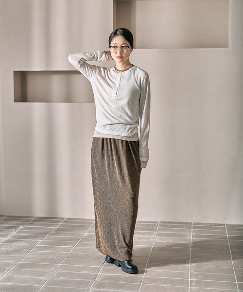 LEPSIM（レプシィム）の「レイヤードヘンリーネックLS　626985（Tシャツ/カットソー・レディース・ブラック/グレー/オフホワイト/ライトイエロー/ライトグレー・FREE）」の21枚目の写真