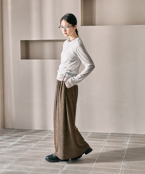 LEPSIM（レプシィム）の「レイヤードヘンリーネックLS　626985（Tシャツ/カットソー・レディース・ブラック/グレー/オフホワイト/ライトイエロー/ライトグレー・FREE）」の20枚目の写真