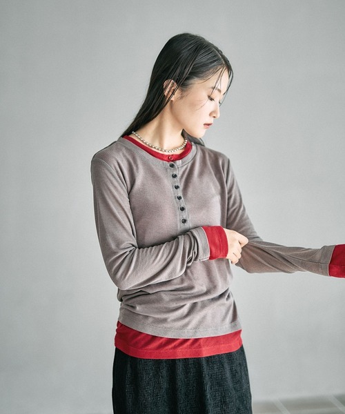 LEPSIM（レプシィム）の「レイヤードヘンリーネックLS　626985（Tシャツ/カットソー・レディース・ブラック/グレー/オフホワイト/ライトイエロー/ライトグレー・FREE）」の12枚目の写真