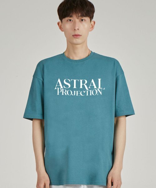 ASTRAL PROJECTION(アストラルプロジェクション)の「ベーシックレタリングロゴラウンドネック15番手綿半袖Tシャツ_ブルーグリーン(Tシャツ/カットソー・メンズ・その他・LARGE/X-LARGE)」の1枚目の写真