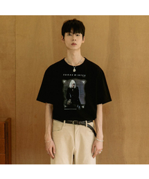 EULER（ユーラ）の「デミジドクルーグラフィックTシャツ_ビルトゥオーソ（ブラック）（Tシャツ/カットソー）」
