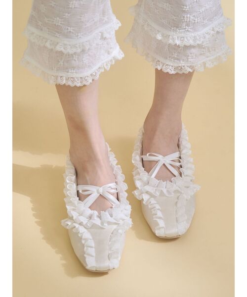 merry jenny(メリージェニー)の「フリルデコラティブバレエシューズ(バレエシューズ・レディース・ピンク/ブラック/アイボリー/オフホワイト・LARGE/MEDIUM)」の2枚目の写真