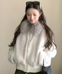 DIAVEL（ディアベル）の「【秋冬新作】ふわふわファーカラー付き2WAY中綿ショートブルゾン（ブルゾン・レディース）」