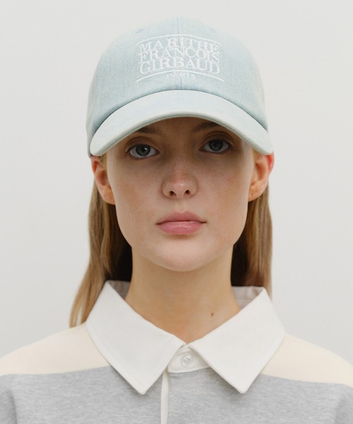 MARITHE + FRANCOIS GIRBAUD（マリテフランソワジルボー）の「DENIM WASHING CLASSIC LOGO COVERED CAP（キャップ・レディース・ブルー/ライトブルー・フリー）」の2枚目の写真