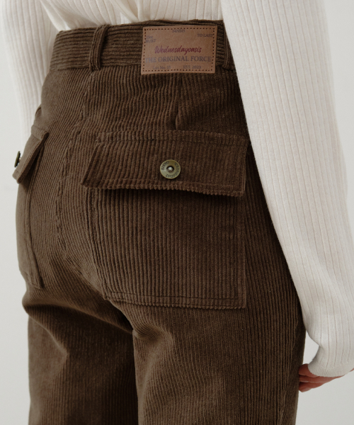 WEDNESDAYOASISFORWOMEN(ウェンズデー オアシス フォー ウーマン)の「ヘビット コーデュロイ ブーツカットパンツ_BROWN(W25-PT38)(その他パンツ・レディース・ブラウン・SMALL/MEDIUM)」の4枚目の写真