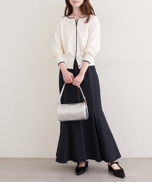 natural couture(ナチュラルクチュール)の「配色金ボタンニットカーディガン(カーディガン/ボレロ・レディース・オフホワイト/チャコールグレー/ベージュ/ネイビー/ライトグレー・FREE)」の8枚目の写真