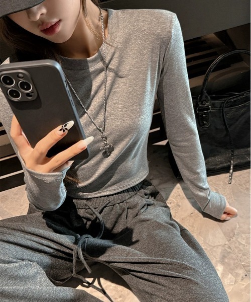 gossip!ロサンゼルス(ゴシップロサンゼルス)の「クロップドロングスリーブTシャツ(Tシャツ/カットソー・レディース・ホワイト/ブラウン/グレー/ブラック・M/L)」の5枚目の写真