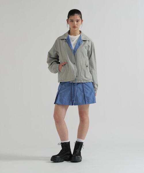 AVIREX（アヴィレックス）の「NYLON REVERSIBLE JACKET（ナイロンジャケット・レディース・ブラック/ブルー・F）」の4枚目の写真