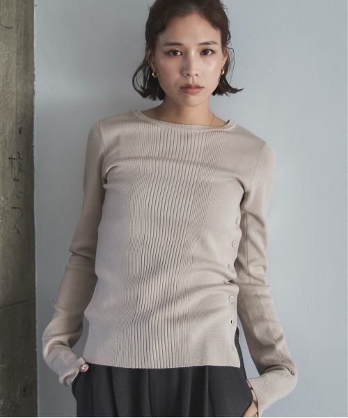 feepur(フェピュール)の「【ハンドウォッシャブル】2wayサイドボタンニット(ニット/セーター・レディース・イエロー/アイボリー/ブラック・MEDIUM)」の16枚目の写真