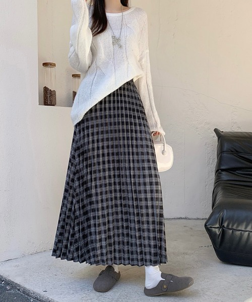 &soiree(アンドソワレ)の「プリーツチェック柄スカート(スカート・レディース・ブラック・SMALL/MEDIUM/LARGE/X-LARGE)」の2枚目の写真