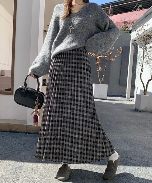 &soiree(アンドソワレ)の「プリーツチェック柄スカート(スカート・レディース・ブラック・SMALL/MEDIUM/LARGE/X-LARGE)」の4枚目の写真