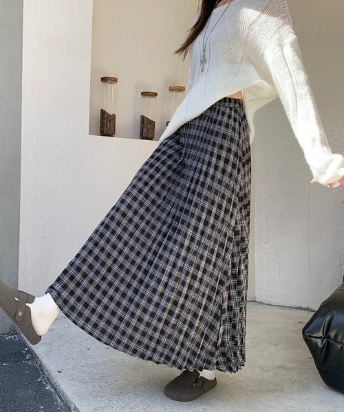 &soiree(アンドソワレ)の「プリーツチェック柄スカート(スカート・レディース・ブラック・SMALL/MEDIUM/LARGE/X-LARGE)」の5枚目の写真