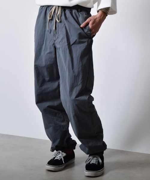 DOUBLE STEAL(ダブルスティール)の「DSガーメントダイイージーナイロンパンツ(その他パンツ・メンズ・オリーブ/スミクロ・LARGE/MEDIUM/SMALL)」の2枚目の写真