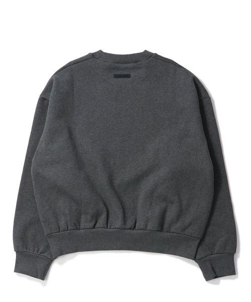 FOG ESSENTIALS（エフオージーエッセンシャルズ）の「ESSENTIALS  Classic Crewneck Sweatshirt  エッセンシャルズ（スウェット・メンズ・グレー系その他・LARGE/MEDIUM/SMALL/X-LARGE）」の2枚目の写真