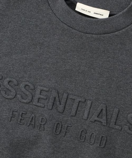 FOG ESSENTIALS（エフオージーエッセンシャルズ）の「ESSENTIALS  Classic Crewneck Sweatshirt  エッセンシャルズ（スウェット・メンズ・グレー系その他・LARGE/MEDIUM/SMALL/X-LARGE）」の3枚目の写真