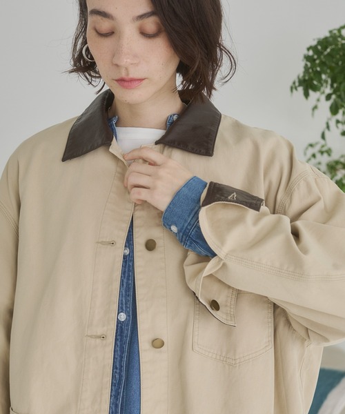 ANGIE(アンジー)の「レザーカラー カバーオール ジャケット / ハンティングジャケット(カバーオール・レディース・ブルー/ベージュ/ネイビー・FREE)」の12枚目の写真
