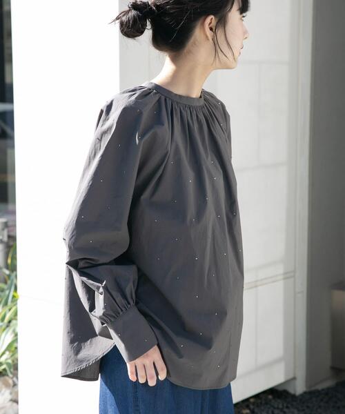 ITEMS URBANRESEARCH（アイテムズ アーバンリサーチ）の「ホットフィックス2WAYブラウス（シャツ/ブラウス・レディース・ホワイト系その他/チャコールグレー/ストライプ・FREE）」の12枚目の写真