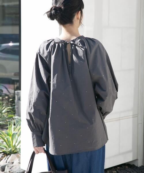 ITEMS URBANRESEARCH（アイテムズ アーバンリサーチ）の「ホットフィックス2WAYブラウス（シャツ/ブラウス・レディース・ホワイト系その他/チャコールグレー/ストライプ・FREE）」の13枚目の写真