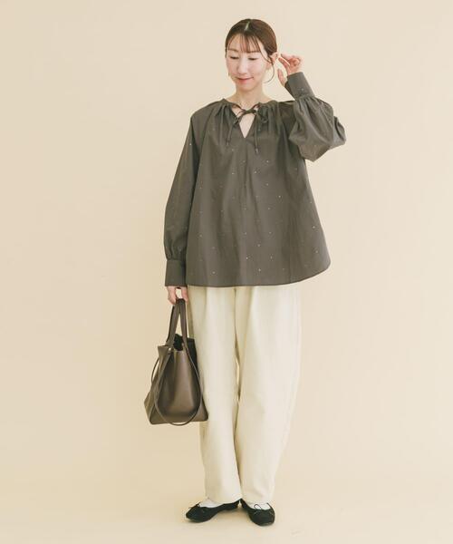 ITEMS URBANRESEARCH（アイテムズ アーバンリサーチ）の「ホットフィックス2WAYブラウス（シャツ/ブラウス・レディース・ホワイト系その他/チャコールグレー/ストライプ・FREE）」の17枚目の写真