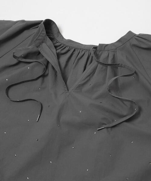 ITEMS URBANRESEARCH（アイテムズ アーバンリサーチ）の「ホットフィックス2WAYブラウス（シャツ/ブラウス・レディース・ホワイト系その他/チャコールグレー/ストライプ・FREE）」の20枚目の写真