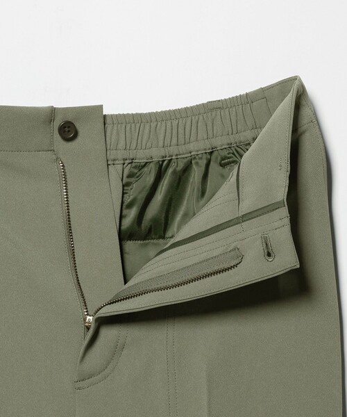 UNITED ARROWS（ユナイテッドアローズ）の「アセテートポリエステル ベイカーパンツ（その他パンツ・レディース・オリーブ/ライトピンク/ネイビー・38/36）」の4枚目の写真