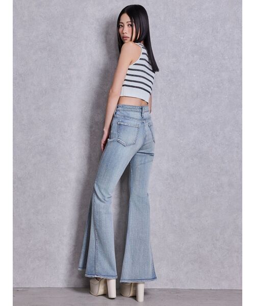 GYDA（ジェイダ）の「ハイウエストopen ring bijou studsデザインフレアデニムパンツ（デニムパンツ・レディース・ライトブルー/インディゴブルー・MEDIUM/SMALL/X-SMALL）」の5枚目の写真